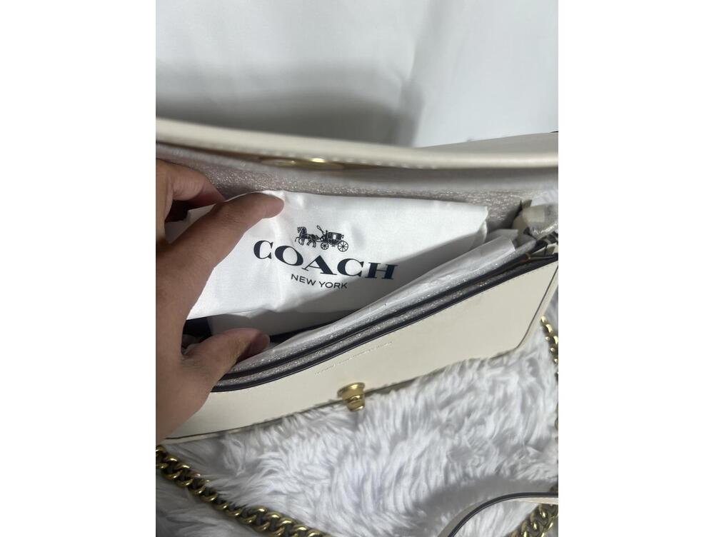Coach Ivory Leather Crossbody Bag with Gold Chain Strap - Picture 2 of 12